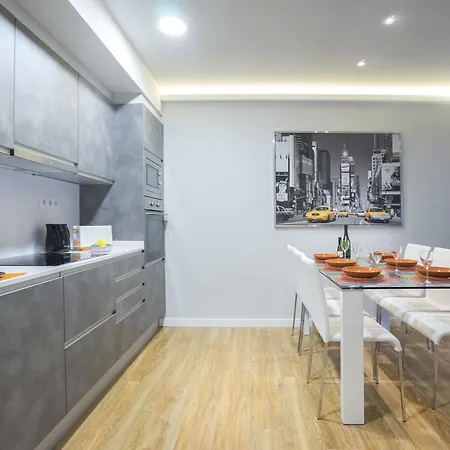Stayingirona.mistela Apartament *