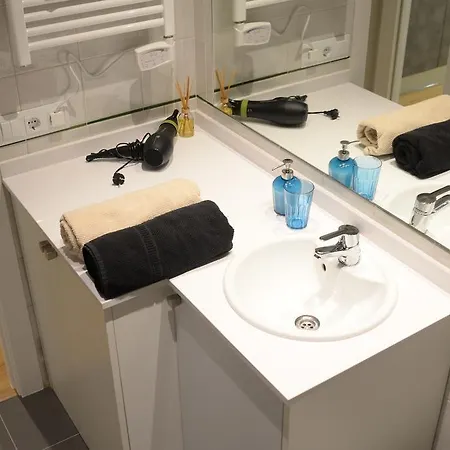 Stayingirona.mistela Apartament